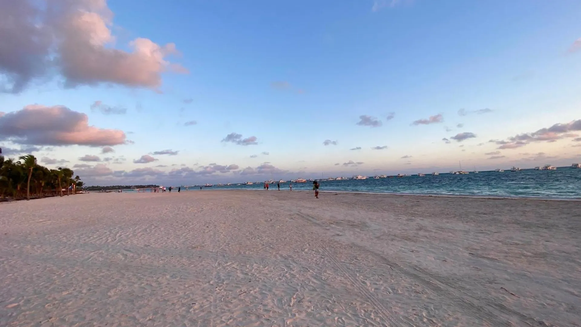 Fantastico Lugar En El Centro De Los Corales Rd Punta Cana Apartment